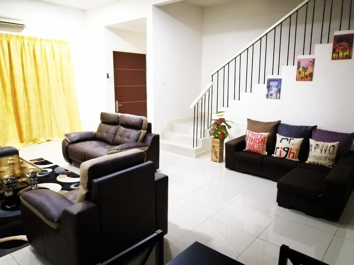 A&D Home-Stay @Kota Warisan, Sepang Holiday home